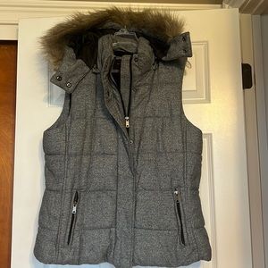 Banana Republic flocked grey hooded vest in great condition.